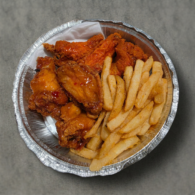 6pc Wings Lunch w/ Fries.
